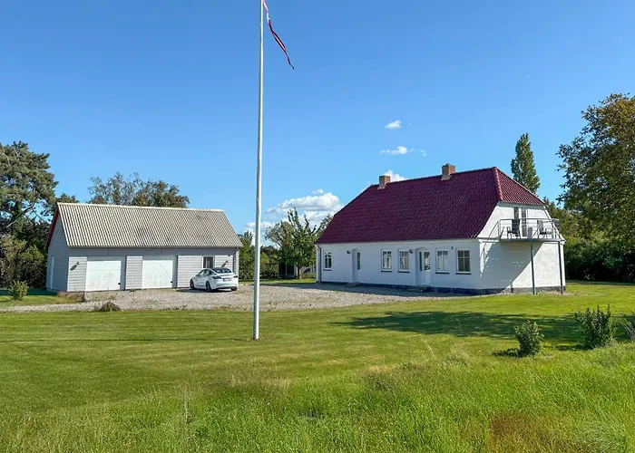 With Fireplace I Holiday home Harpelunde